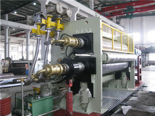 Una máquina de grabación en relieve del rollo de los manteles 6000m m del motor